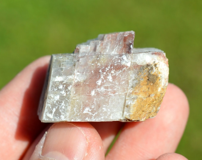 Calcite cleavage 59 grams - L'Argentolle, Saint-Prix, Autun, Saône-et-Loire, Burgundy-Franche-Comté, France