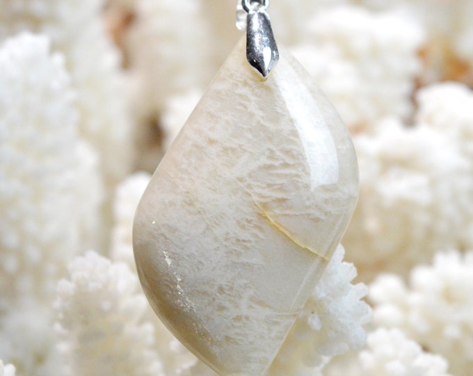 Pierre de lune 70 carats - pendentif cabochon pierre naturelle - Madagascar / FM79