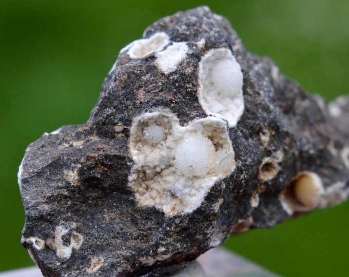 Gonnardite 13 grams - Bergonne Lime, Gignat, Issoire, Puy-de-Dôme, Auvergne-Rhône-Alpes, France