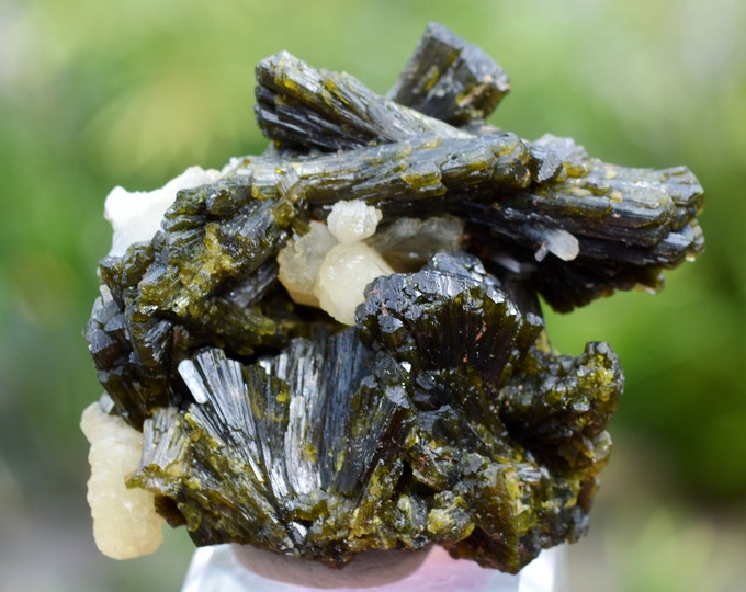 Epidote 122 grams - Bafoulabé Circle, Kayes Region, Mali