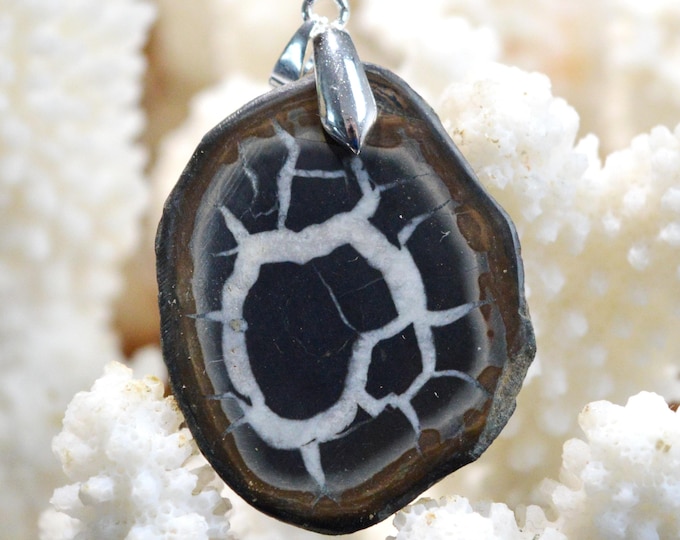 68-carat Septarian Stone - Natural Stone Cabochon Pendant - Morocco / FX69