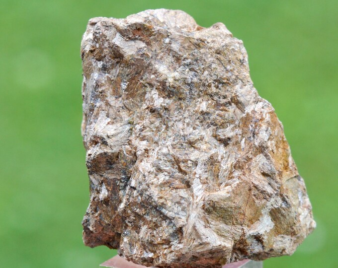 Enstatite var. Bronzite 47 grams - Mangabal I intrusion, Sanclerlândia, Goiás, Brazil