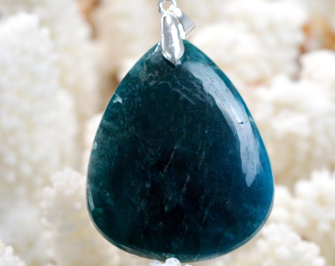 Apatite 104 carats - pendentif cabochon pierre naturelle - Madagascar / EU12