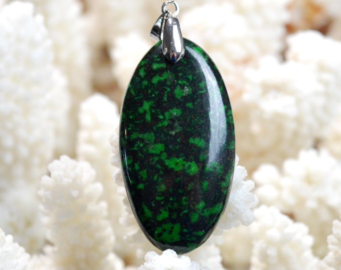 56 carat Omphacite Jade - natural stone cabochon pendant - Italy / FF56 - RARE