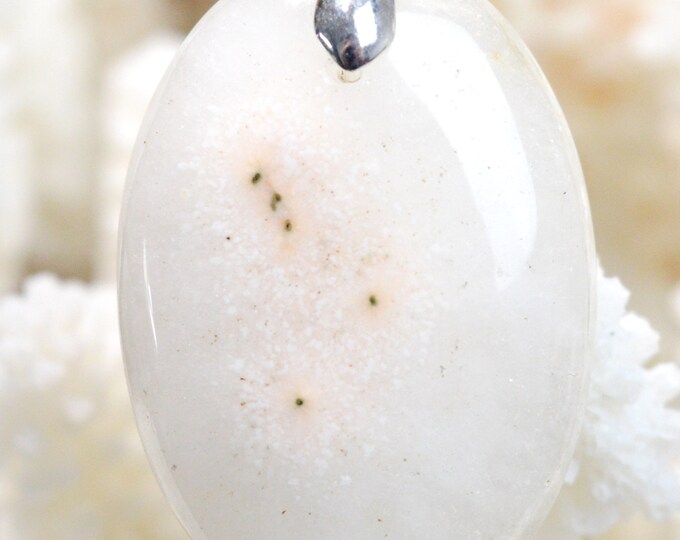 69 carat solar quartz - natural stone cabochon pendant - Brazil // REF V63