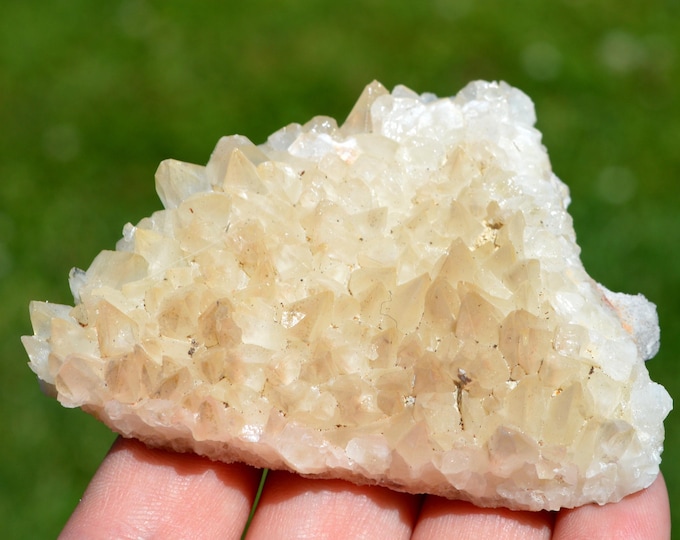 Calcite 141 grams - Limestone quarry, Limont-Fontaine, Maubeuge, Avesnes-sur-Helpe, Nord, Hauts-de-France, France