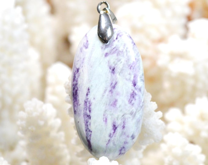 Kämmererite 52 carats - natural stone cabochon pendant - India / GA18