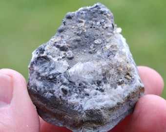 Diamond-shaped quartz on septarian nodule, 80 grams - Rémuzat, Nyons, Drôme, Auvergne-Rhône-Alpes, France