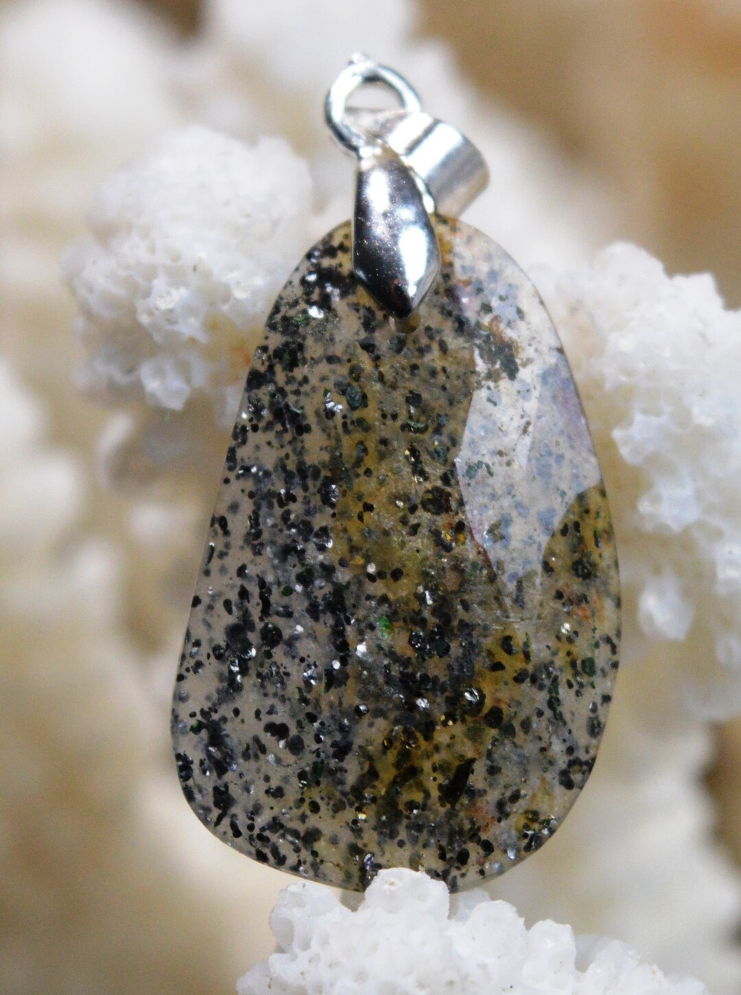 Pendentif En Amazonite Naturelle De 28 Carats - Pierre Brute Du Brésil - Neuf Avec étiquettes