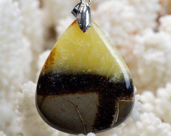 Septaria 75 carats - natural stone cabochon pendant - Madagascar / FR55