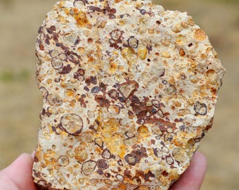Bauxite 684 grams - Canonnettes deposit, Les Baux-de-Provence, Arles, Bouches-du-Rhône, Provence-Alpes-Côte d'Azur, France