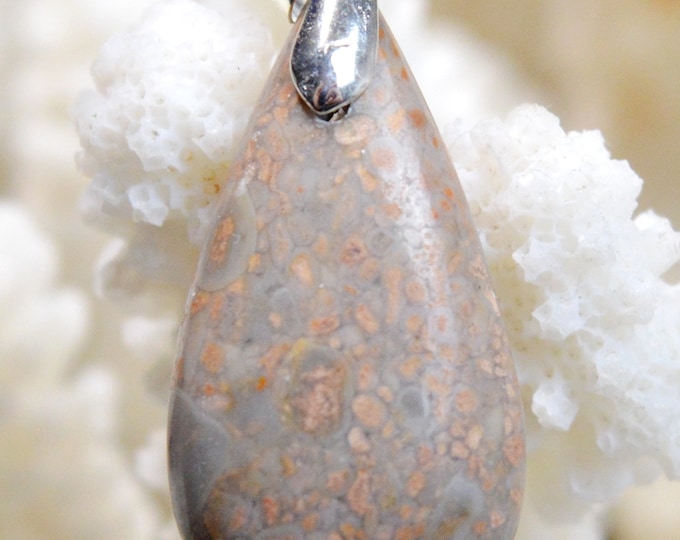 17 carat Blood Jasper - Natural Gemstone Cabochon Pendant - India // BE72