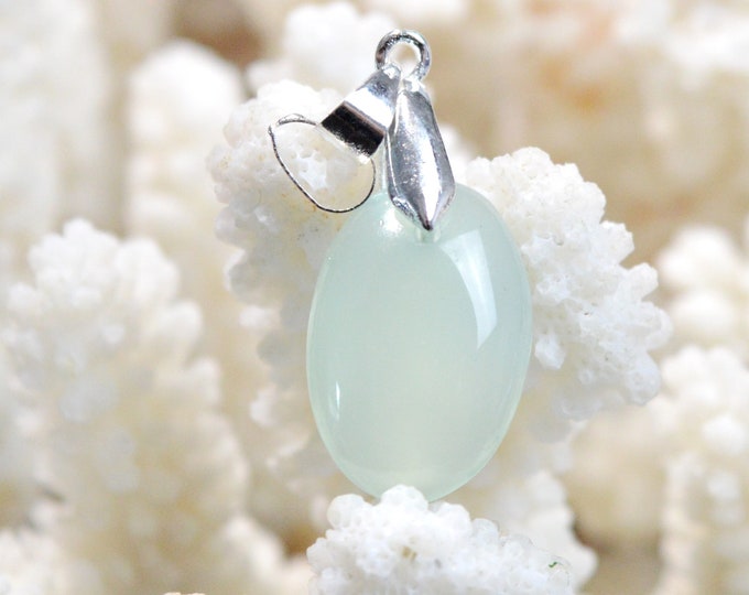 16 carat chalcedony - natural stone cabochon pendant - Türkiye // EA94