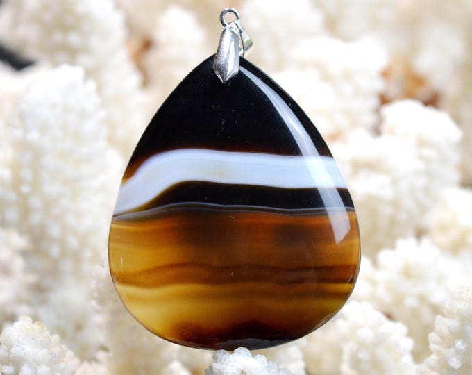 125 carat Agate Onyx - natural stone cabochon pendant - Brazil / FP8