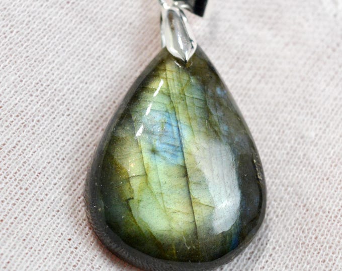 66 carat Labradorite - natural stone cabochon pendant - Madagascar / GC54