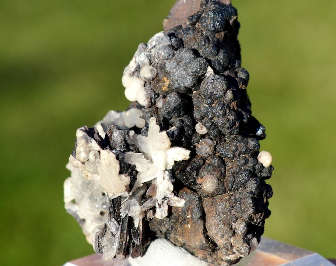 Scolecite & Gyrolite Goethite 68 grams - Nashik quarries, Nashik District, Nashik Division, Maharashtra, India