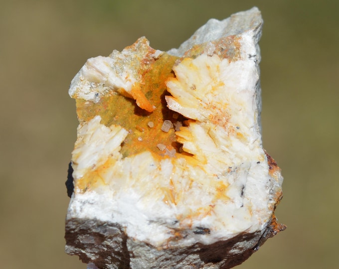 Cerussite 39 grams - La Maladrerie, Villefranche-de-Rouergue, Villefranche-de-Rouergue, Aveyron, Occitanie, France