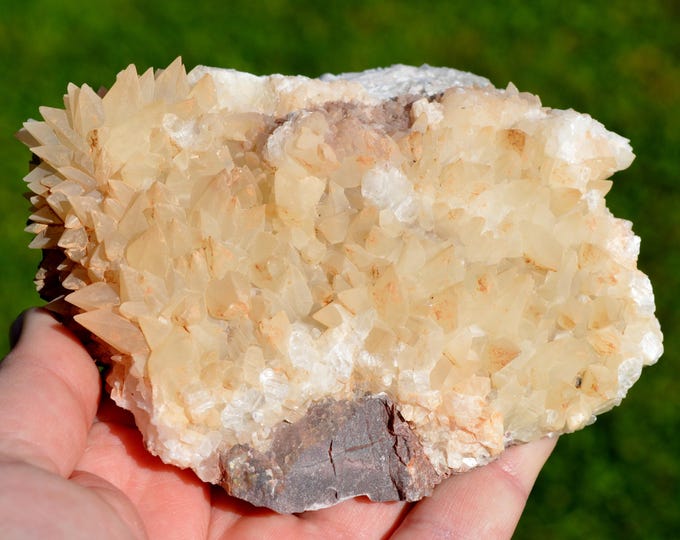 Calcite 847 grams - Limestone quarry, Limont-Fontaine, Maubeuge, Avesnes-sur-Helpe, Nord, Hauts-de-France, France