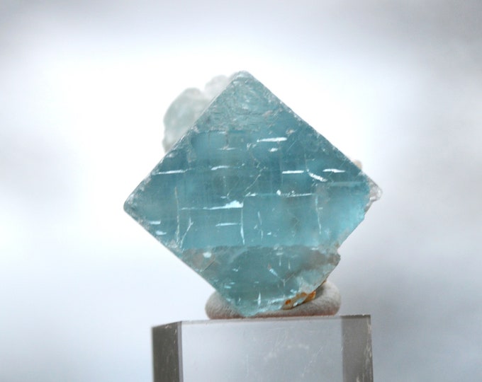 Fluorite 23 grams - Le Beix Mine, Saint-Germain-près-Herment, Riom, Puy-de-Dôme, France