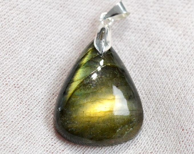 Labradorite 43 carats - natural stone cabochon pendant - Madagascar / FK17
