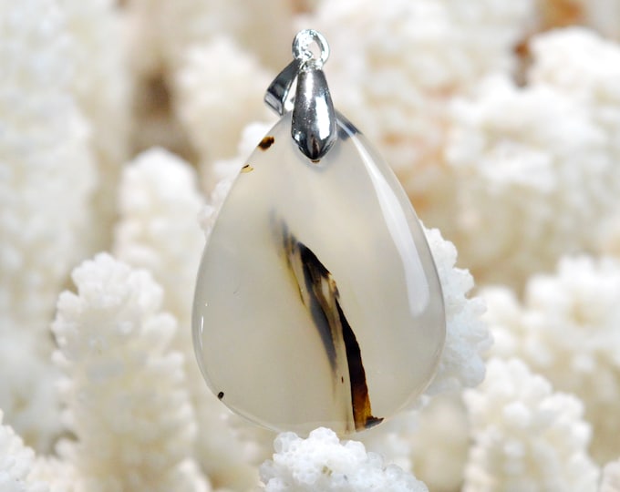 36 Carat Agate - Natural Gemstone Cabochon Pendant - Montana, USA / FI45
