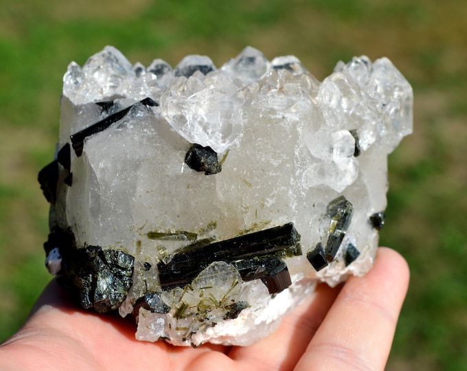 Tourmaline var. Verdelite & Quartz - 610 grams - Minas Gerais, Brazil