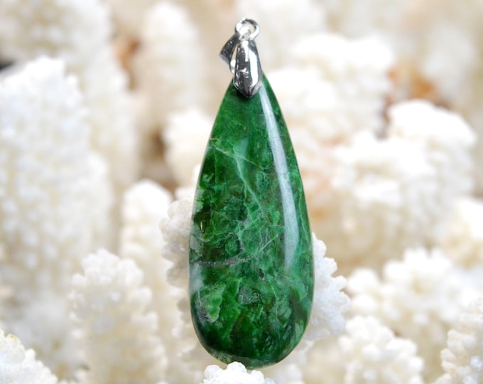 Jade Omphacite var. chrome omphacite 47 carats - natural stone cabochon pendant - Italy / FE95 - RARE
