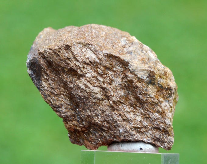 Enstatite var. Bronzite 46 grams - Mangabal I intrusion, Sanclerlândia, Goiás, Brazil