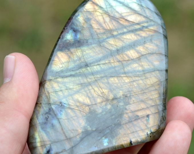 Labradorite 338 grams - Block to place - Ampanihy, Atsimo-Andrefana, Madagascar