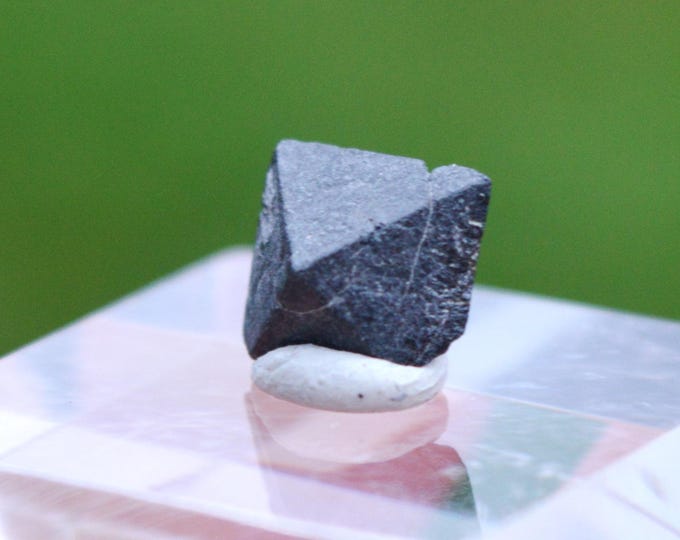 Cassiterite 1 grams - Mwaka, Kibingo pegmatite, Nyarusange, Muhanga District, Southern Province, Rwanda