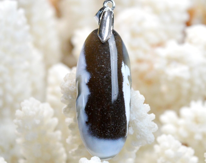 36 Carat Owyhee Opal - Natural Gemstone Cabochon Pendant - USA / FB56