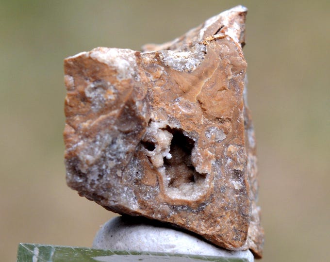 Aragonite 8 grams - Puy de la Piquette, Veyre-Monton, Clermont-Ferrand, Puy-de-Dôme, Auvergne-Rhône-Alpes, France