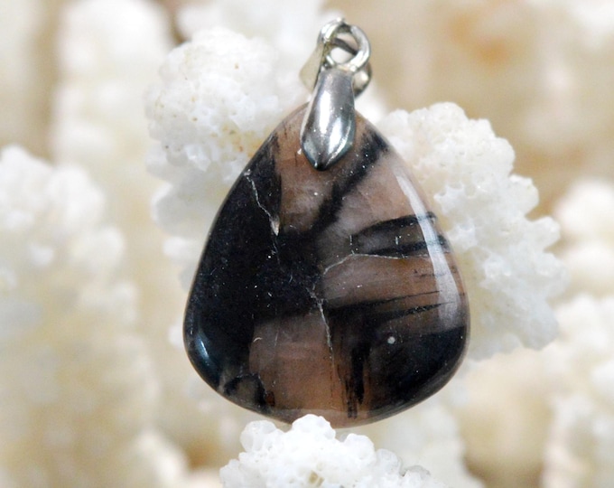 Chiastolite 20 carats - natural stone cabochon pendant - USA / GB95