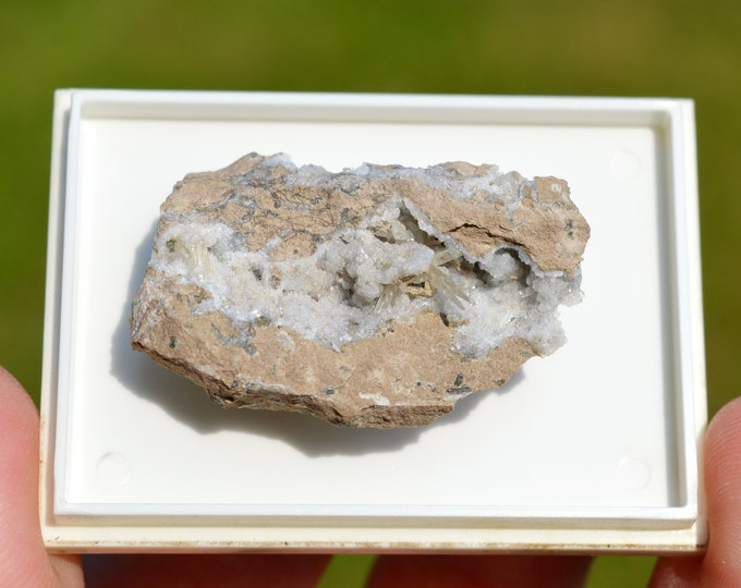 Calcite 19 grams - Schellkopf, Brenk, Brohltal, Ahrweiler, Rhineland-Palatinate, Germany