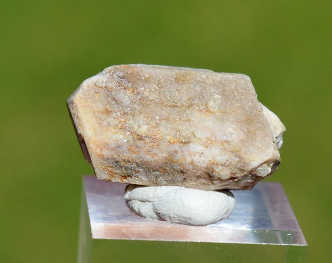 Orthoclase 2.7 grams - Four-la-Brouque ravine, Saint-Babel, Issoire, Puy-de-Dôme, Auvergne-Rhône-Alpes, France