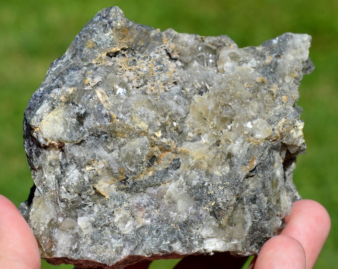 Fluorite 700 grams - Chaillac, Indre, Centre-Val de Loire, France