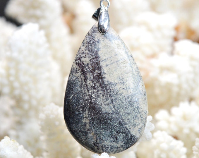 Sonora 75 carat natural stone cabochon pendant - Mexico / EC33