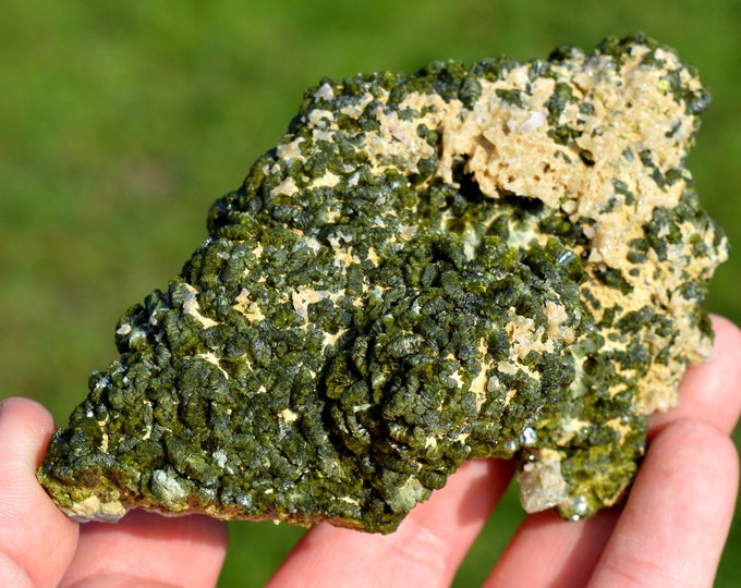 Epidote & Quartz 260 grams - Imilchil, Errachidia Province, Drâa-Tafilalet Region, Morocco