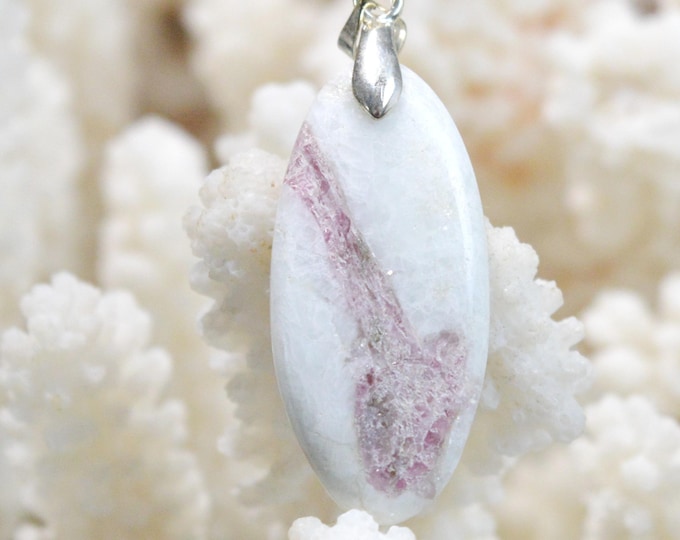 Quartz & pink tourmaline 23 carats - natural stone cabochon pendant - Taquaral, Brazil / FW92