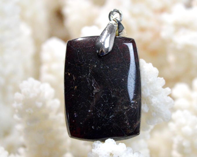 54-carat Rhodolite Garnet - natural stone cabochon pendant - Mozambique / GC93