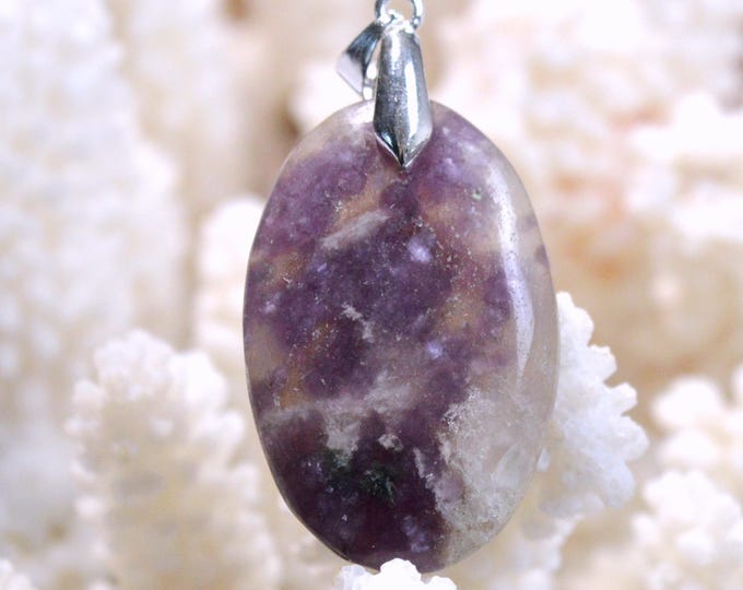 40-carat Lepidolite - natural stone cabochon pendant - Brazil / FX84