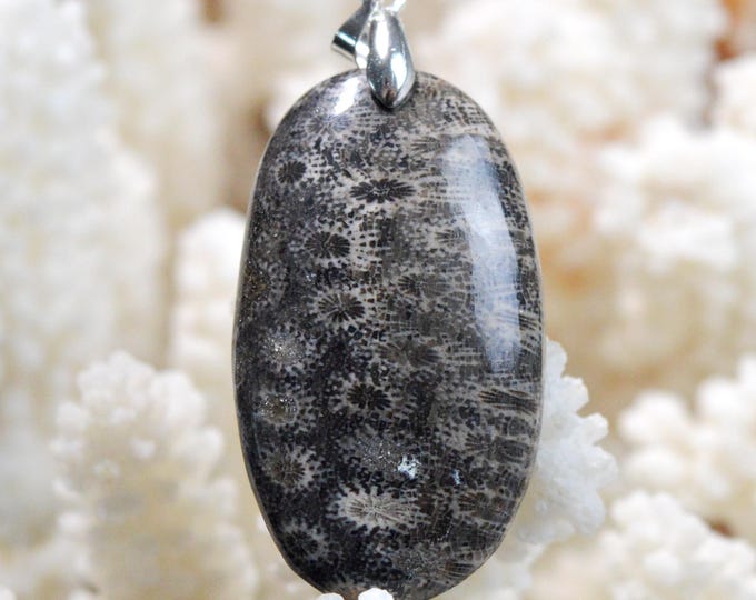 43-carat fossil coral - natural stone cabochon pendant - Indonesia /FY95
