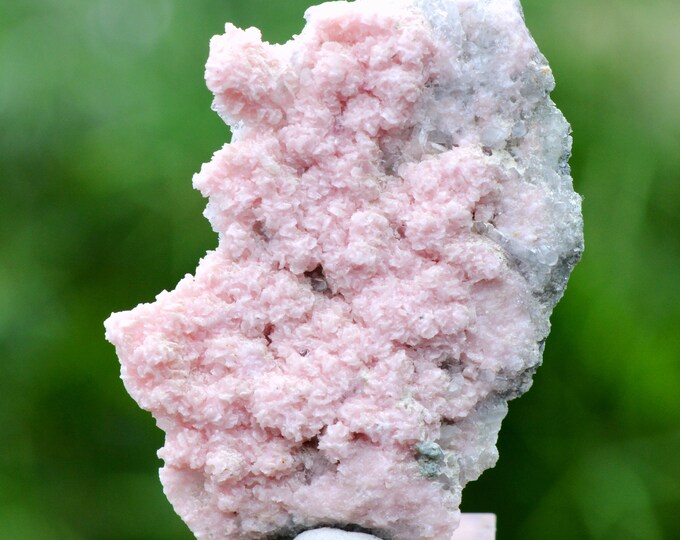 Rhodochrosite & Quartz 17 grams - Starnitsa deposit, Davidkovo ore field, Davidkovo, Banite Municipality, Smolyan Province, Bulgaria