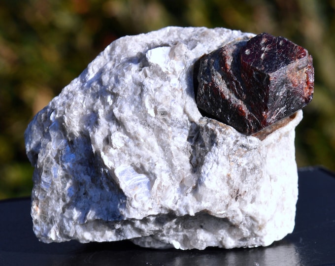 Almandine Garnet & Muscovite Quartz 600 grams - Serrote Redondo, Pedra Lavrada, Paraíba, Brazil
