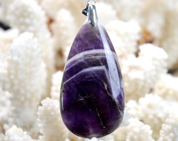 93 carat chevron amethyst - natural stone cabochon pendant - India / FW16