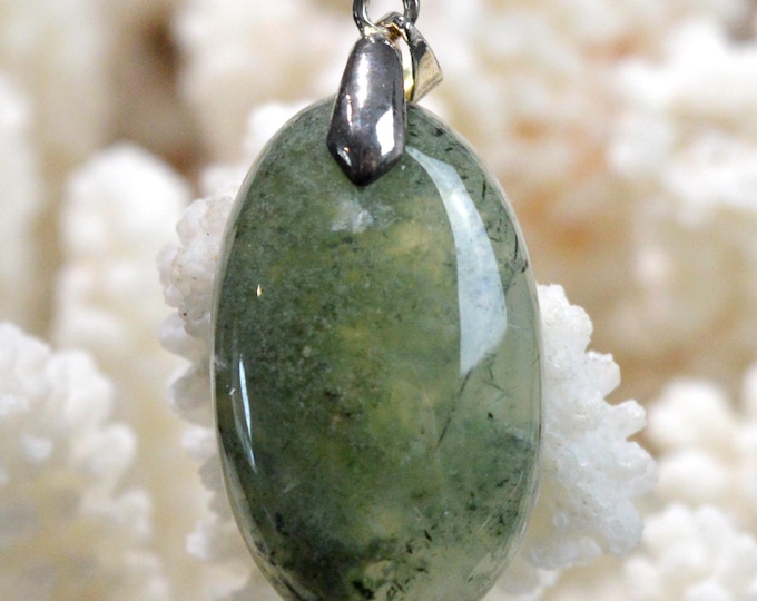 Prehnite epidote 48 carats - natural stone cabochon pendant - Mali / GA55