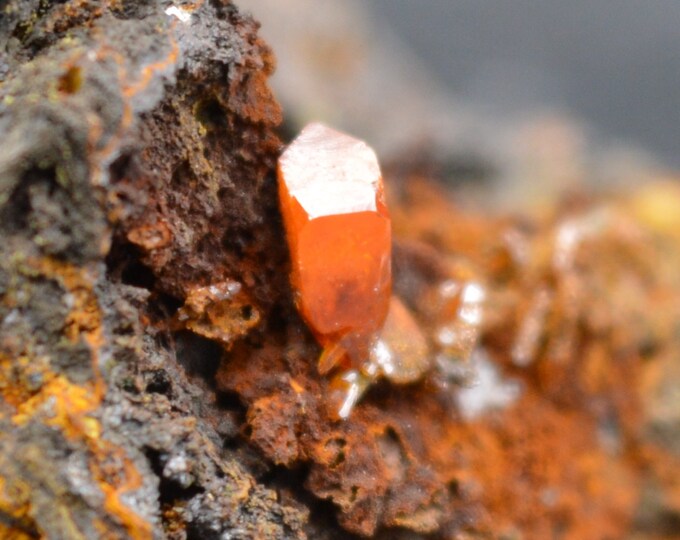 Micromount - Wulfenite - 40 grams - Adami #2 Mine, Plaka, Lavrion District, Attiki Prefecture, Greece