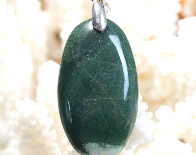 62-carat jade - natural stone cabochon pendant - Canada / FZ57