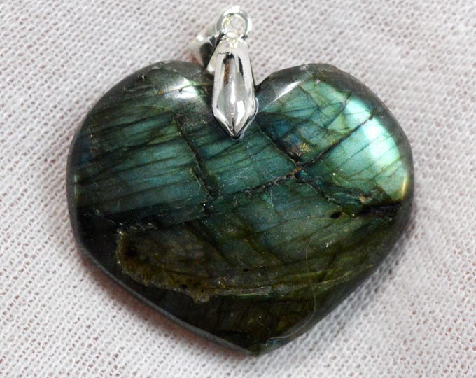 Labradorite 83 carats - pendentif cabochon pierre naturelle - Madagascar / FV73