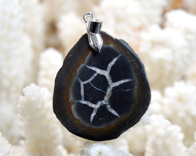 Septaria 58 carats - natural stone half geode pendant - Morocco / FO50